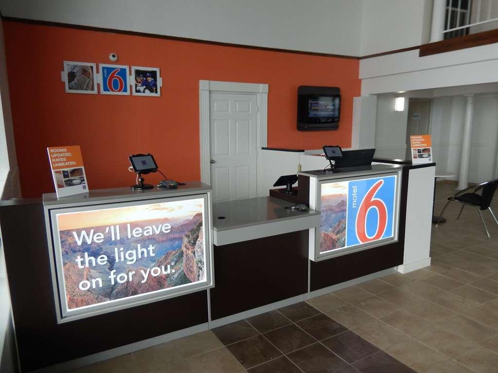 Motel 6 بورتلاند المظهر الداخلي الصورة