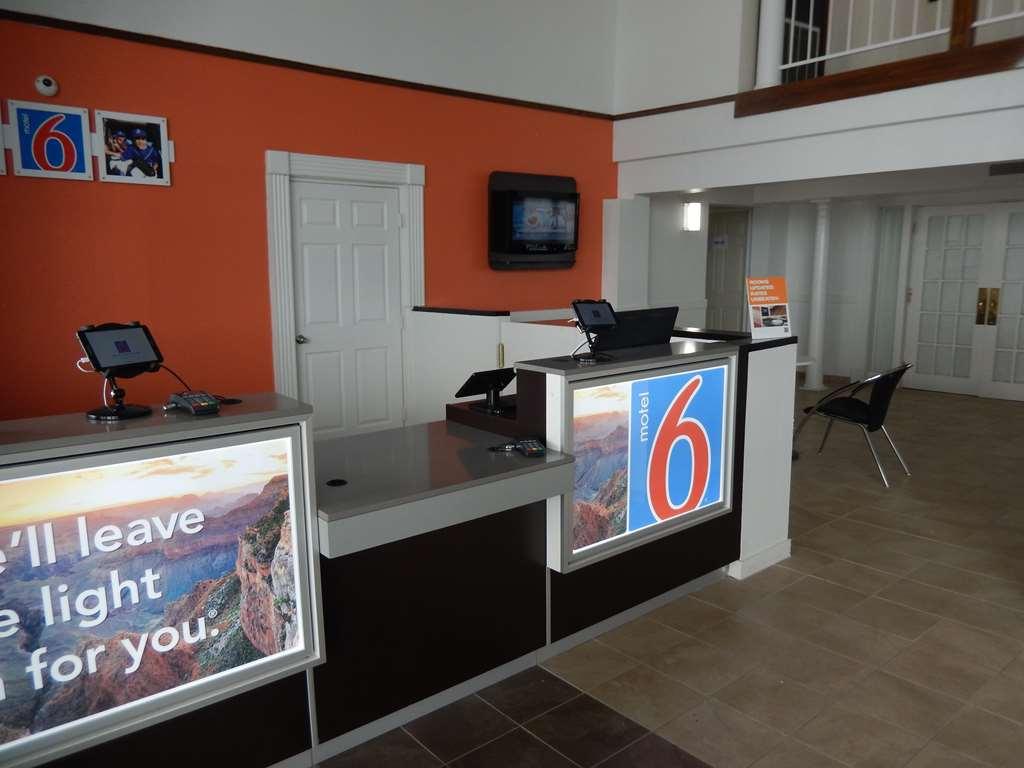 Motel 6 بورتلاند المظهر الداخلي الصورة